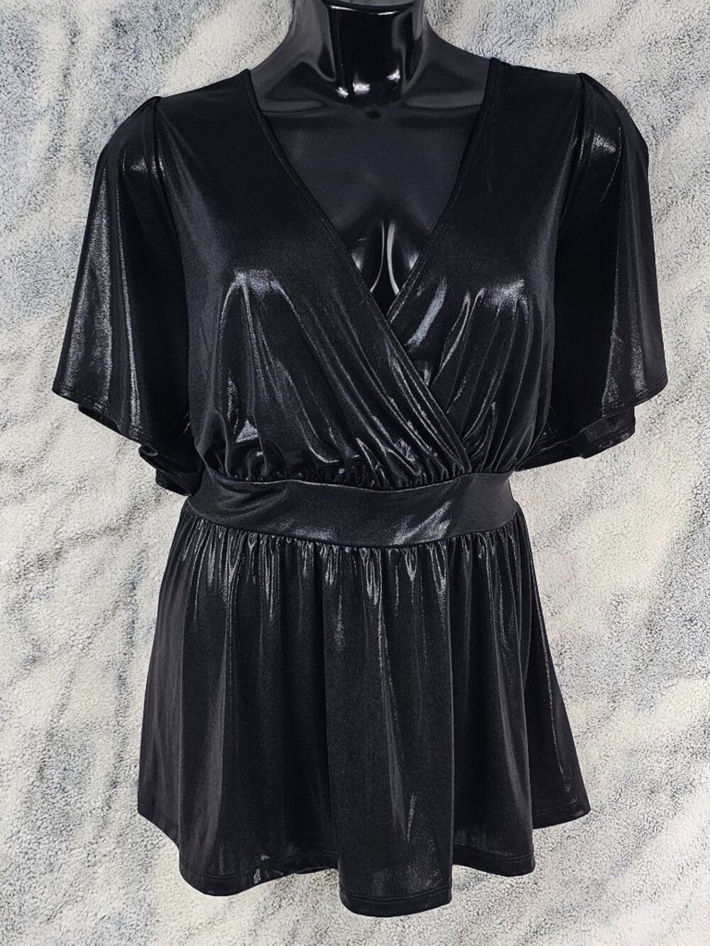 Torrid 1 1X 14-16 Black Liquid Shine Peplum Flutter Sleeve Slinky Going Out Top